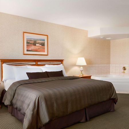 Days Inn By Wyndham Saskatoon Zewnętrze zdjęcie