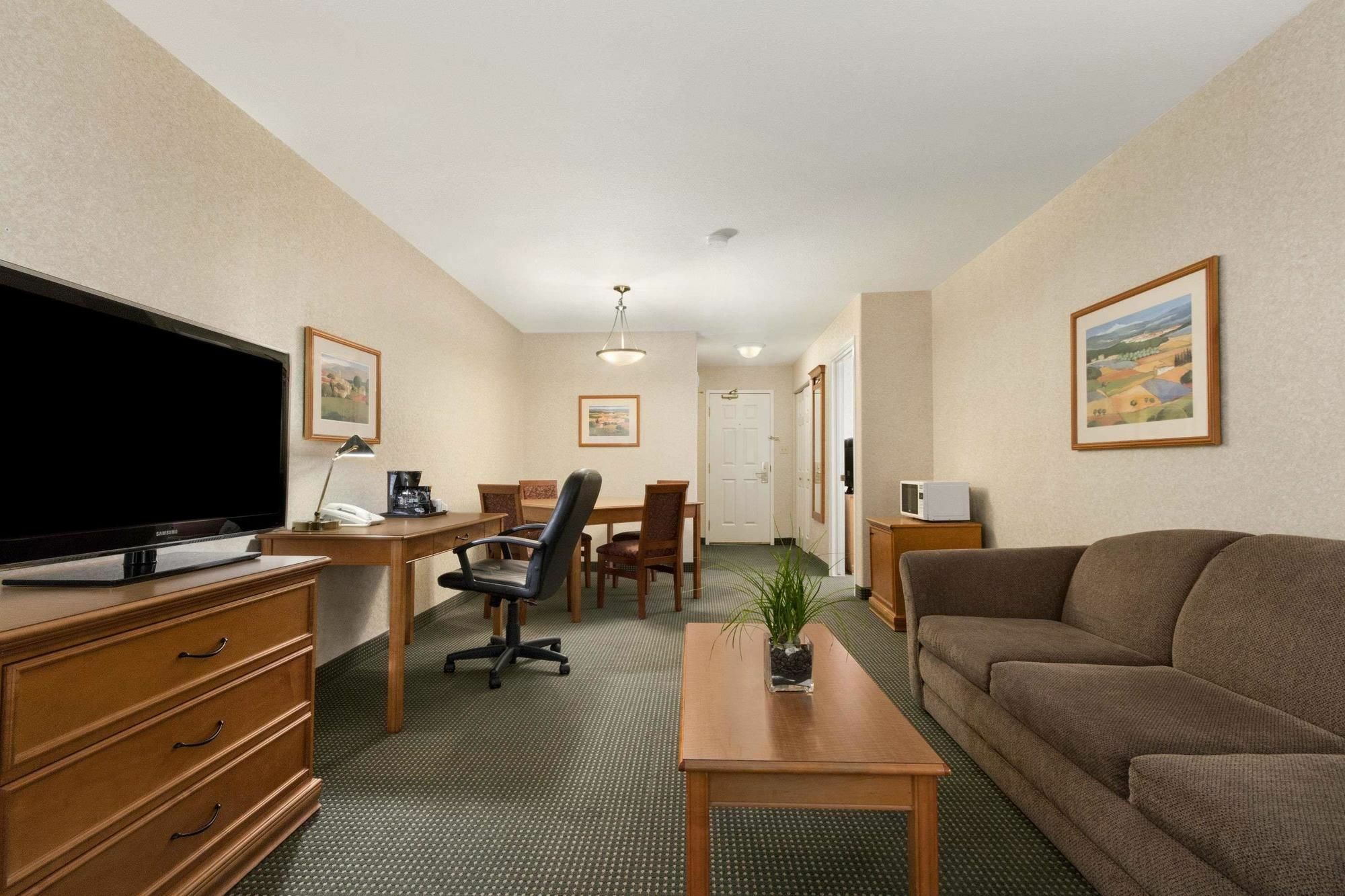 Days Inn By Wyndham Saskatoon Zewnętrze zdjęcie